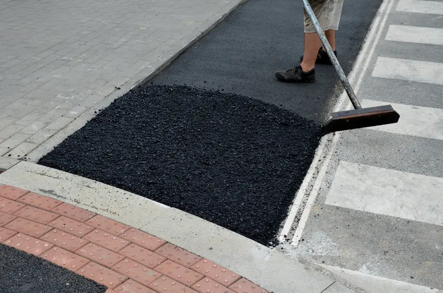 How Sealcoating Enhances Pavement Appearance And Safety in Las Vegas, NV